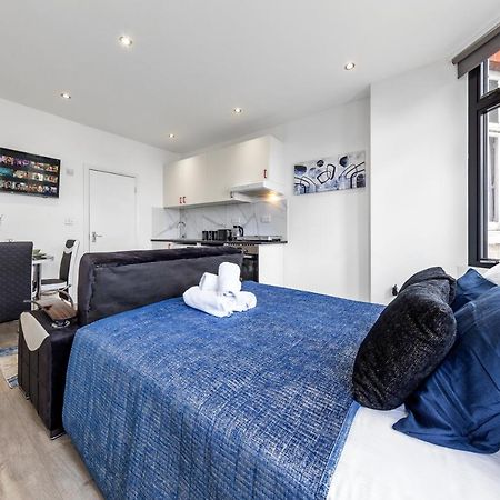 Comfy 1Bdr - 30Mins To Central Ldn - Parking The Hyde Esterno foto