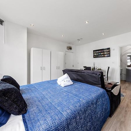 Comfy 1Bdr - 30Mins To Central Ldn - Parking The Hyde Esterno foto