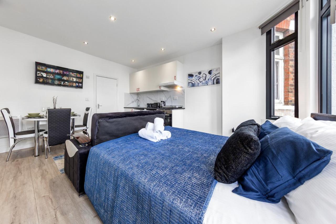 Comfy 1Bdr - 30Mins To Central Ldn - Parking The Hyde Esterno foto